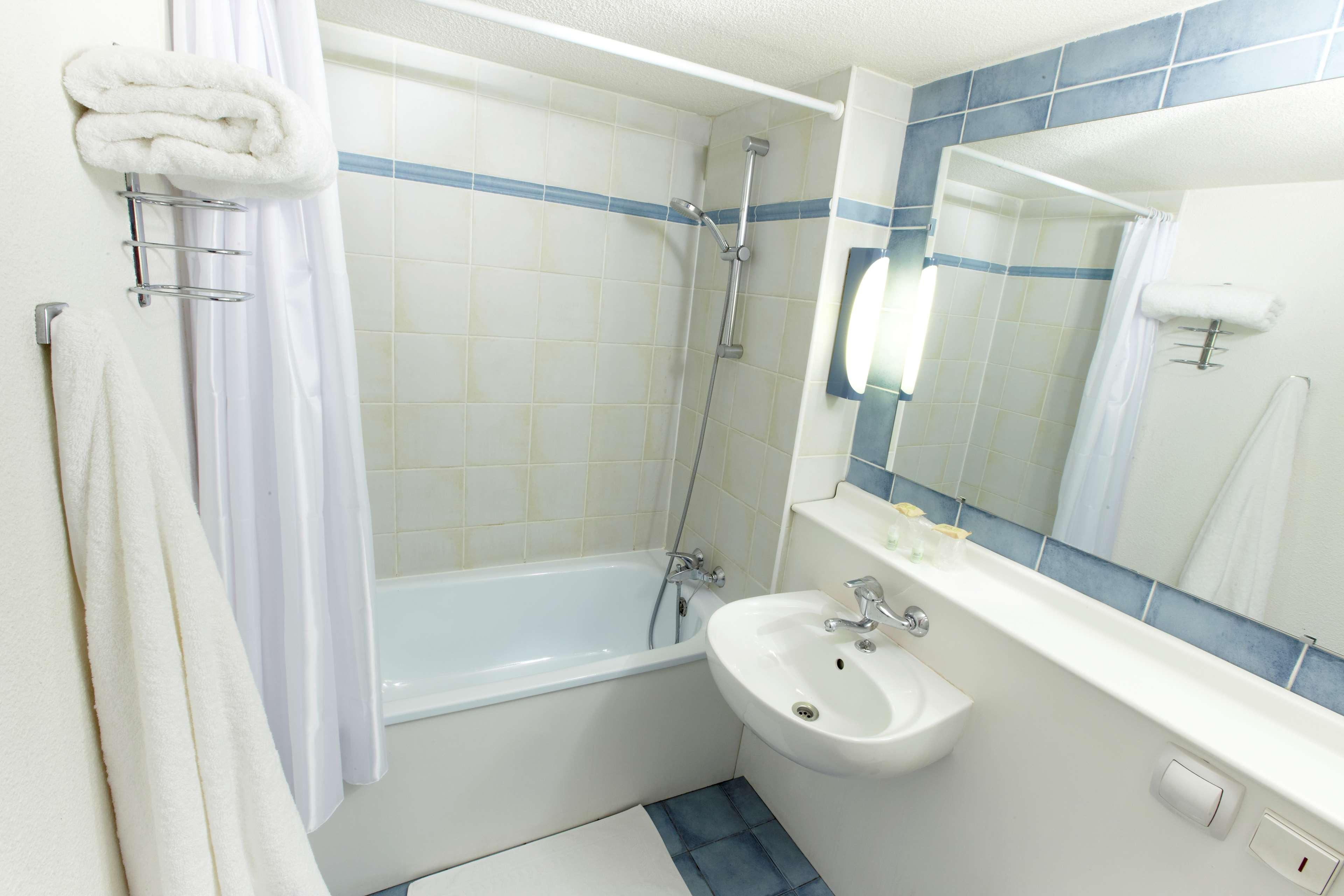 Hotel Campanile Saintes Pokoj fotografie