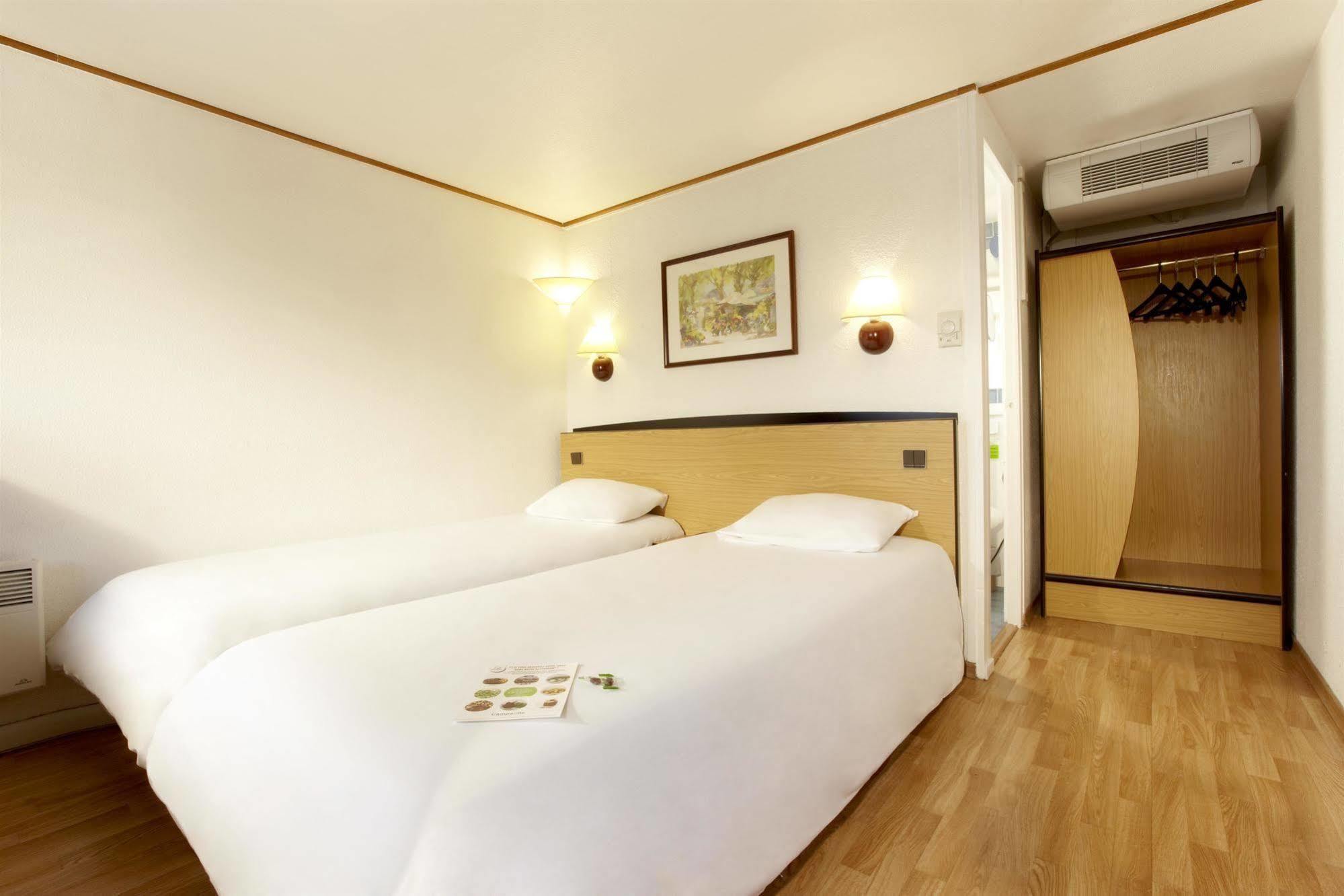 Hotel Campanile Saintes Pokoj fotografie